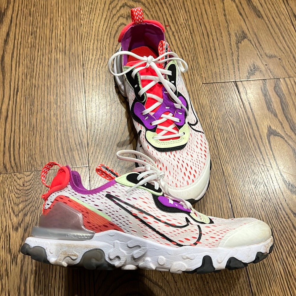 Youth 5.5 Nike Reacts